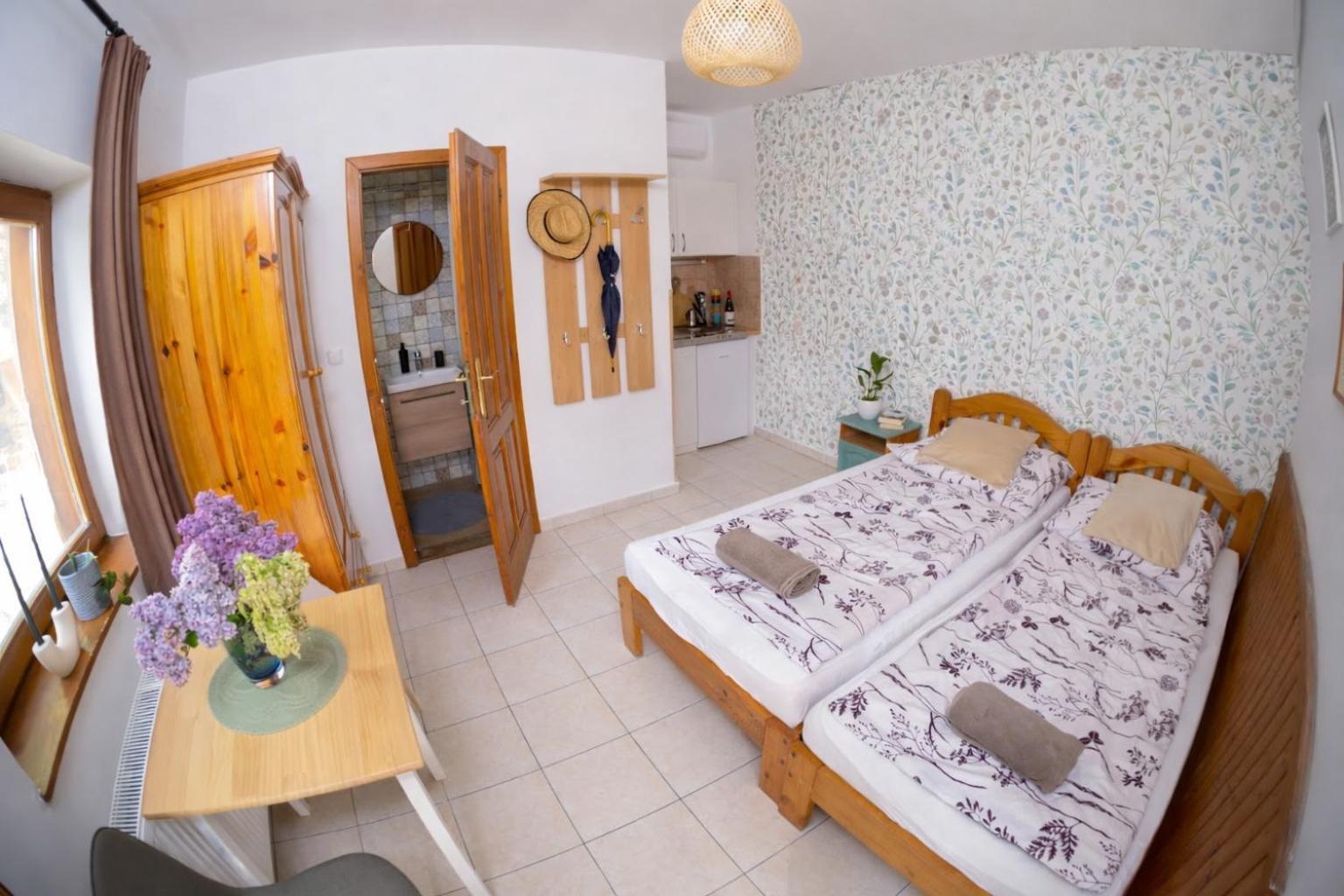 Doppelzimmer mit Gartenblick